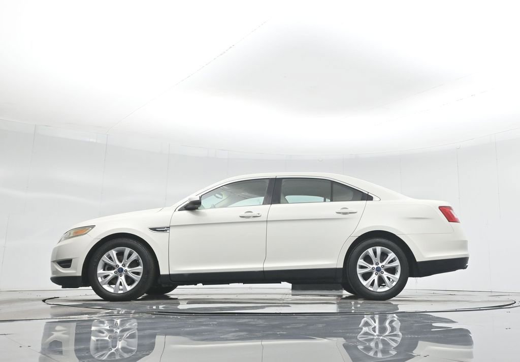 Used 2010 Ford Taurus SEL image 7