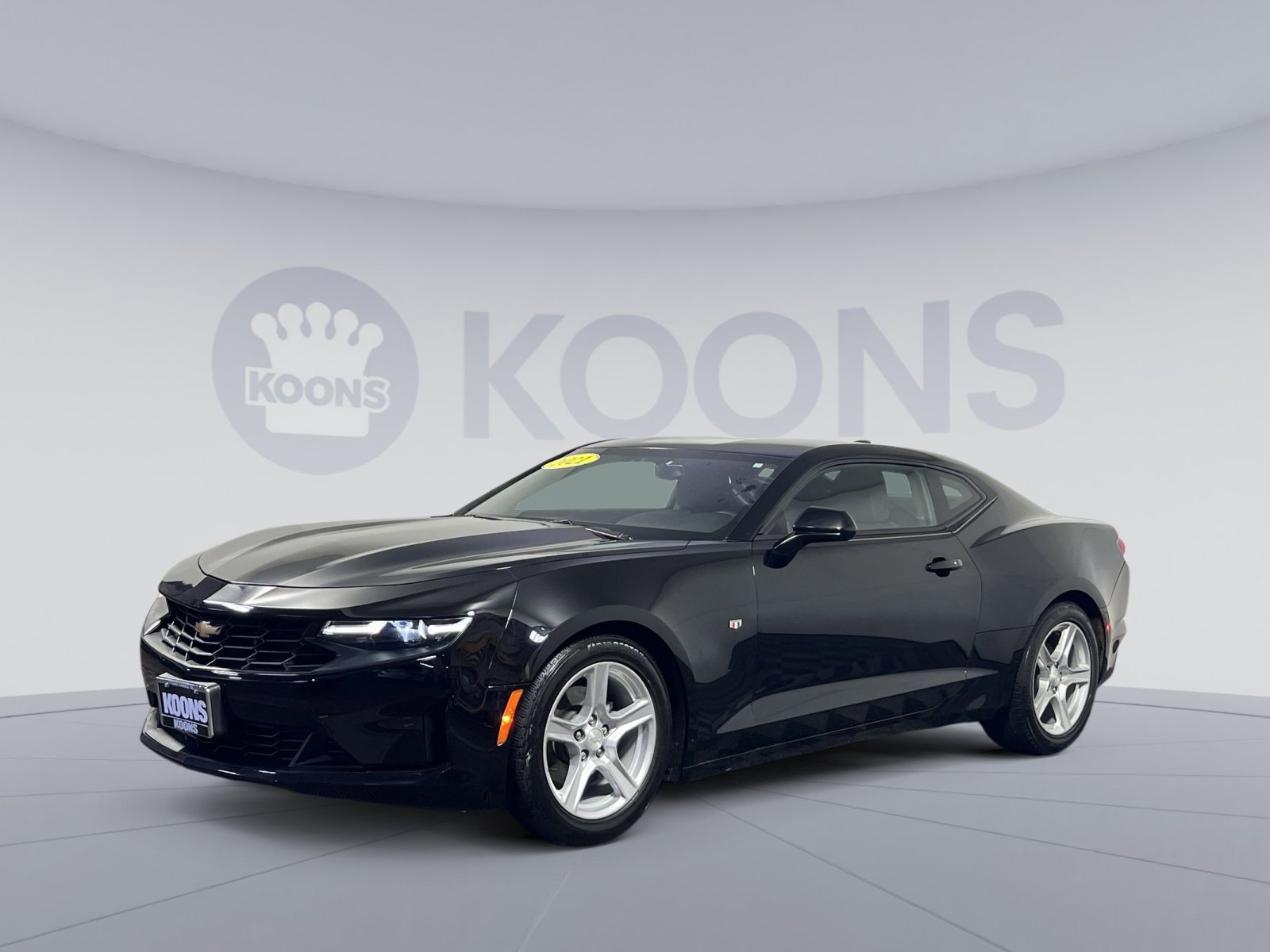 Used 2021 Chevrolet Camaro LT RWD image 1