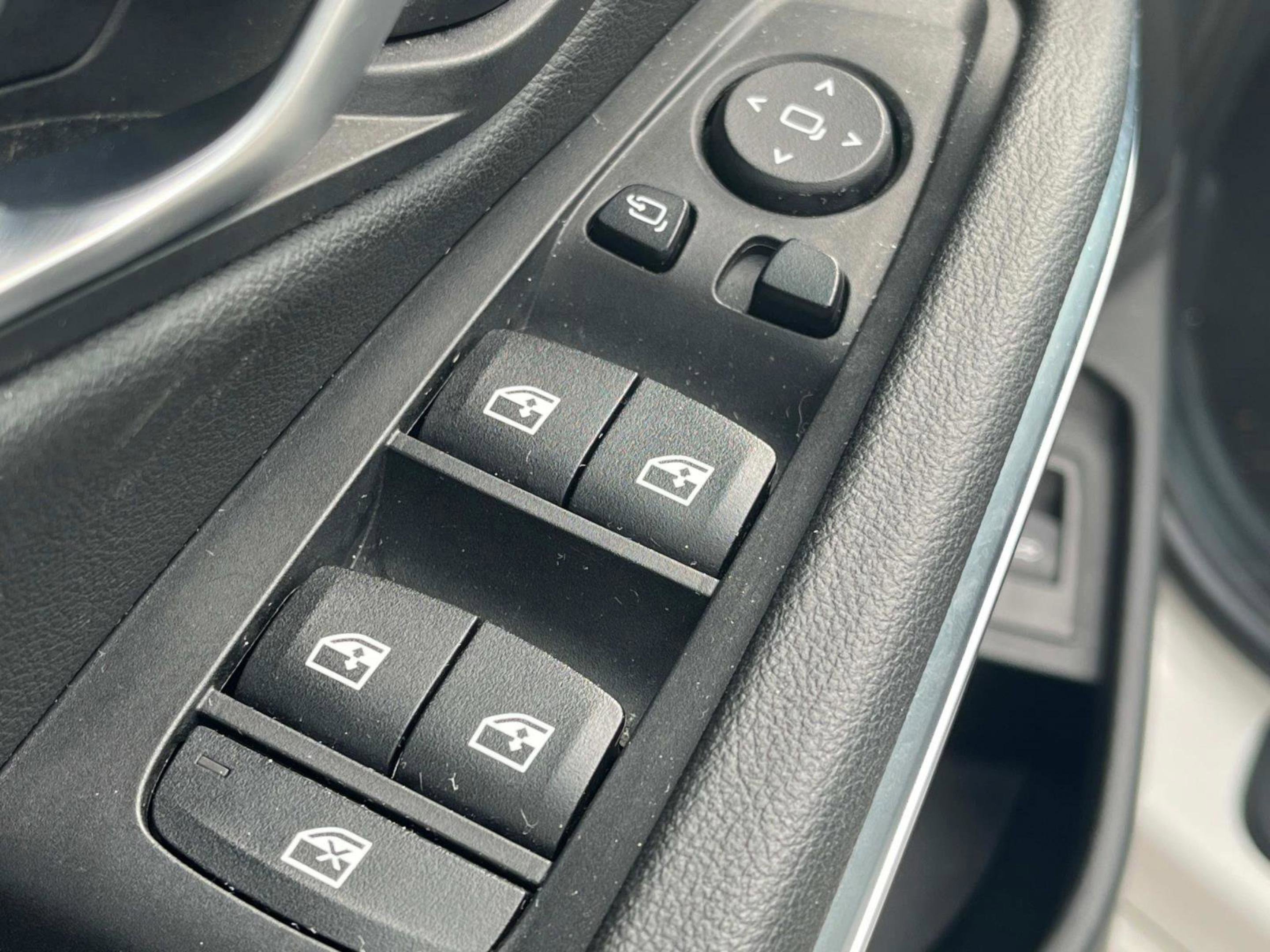 Used 2024 BMW 330e xDrive image 32