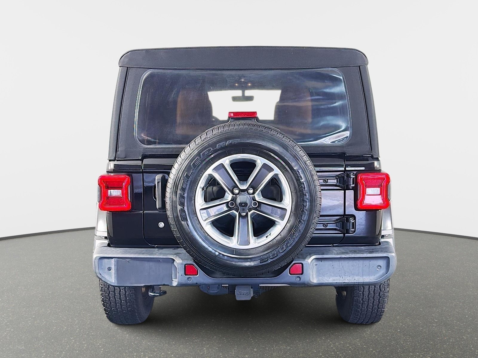 Used 2019 Jeep Wrangler Unlimited Sahara AWD/4WD image 6