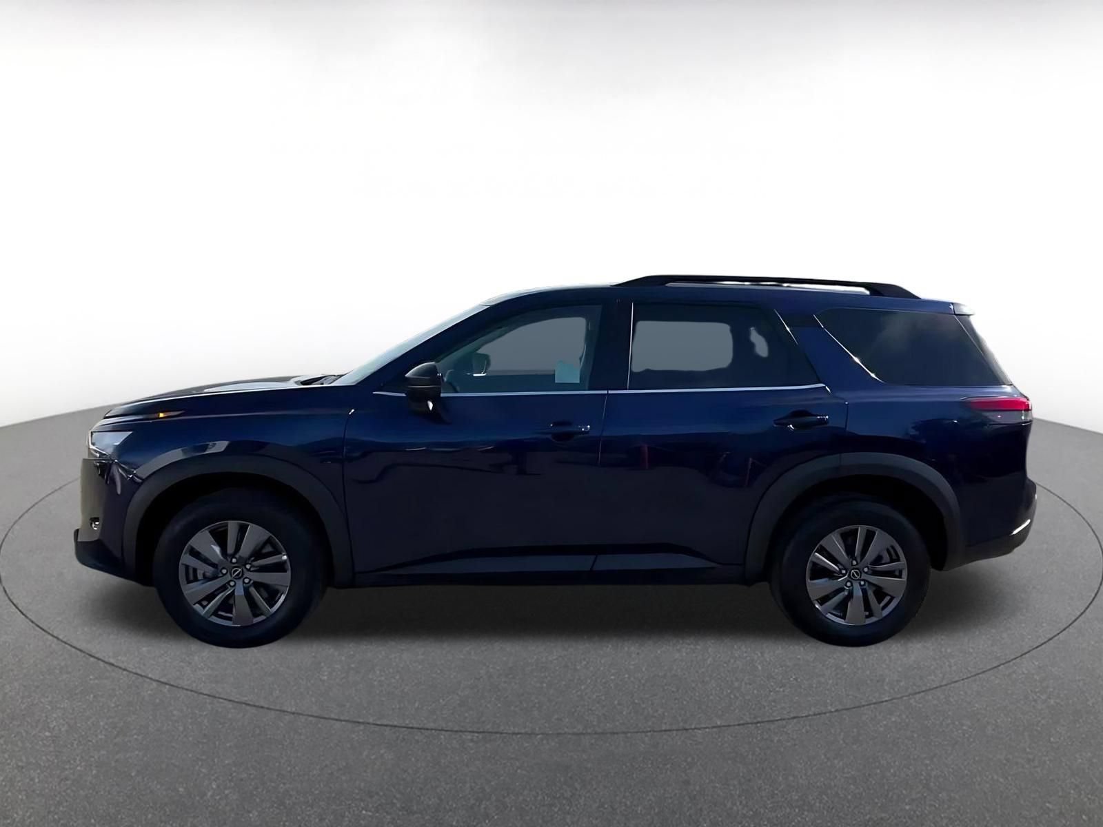 Used 2025 Nissan Pathfinder SV FWD image 7