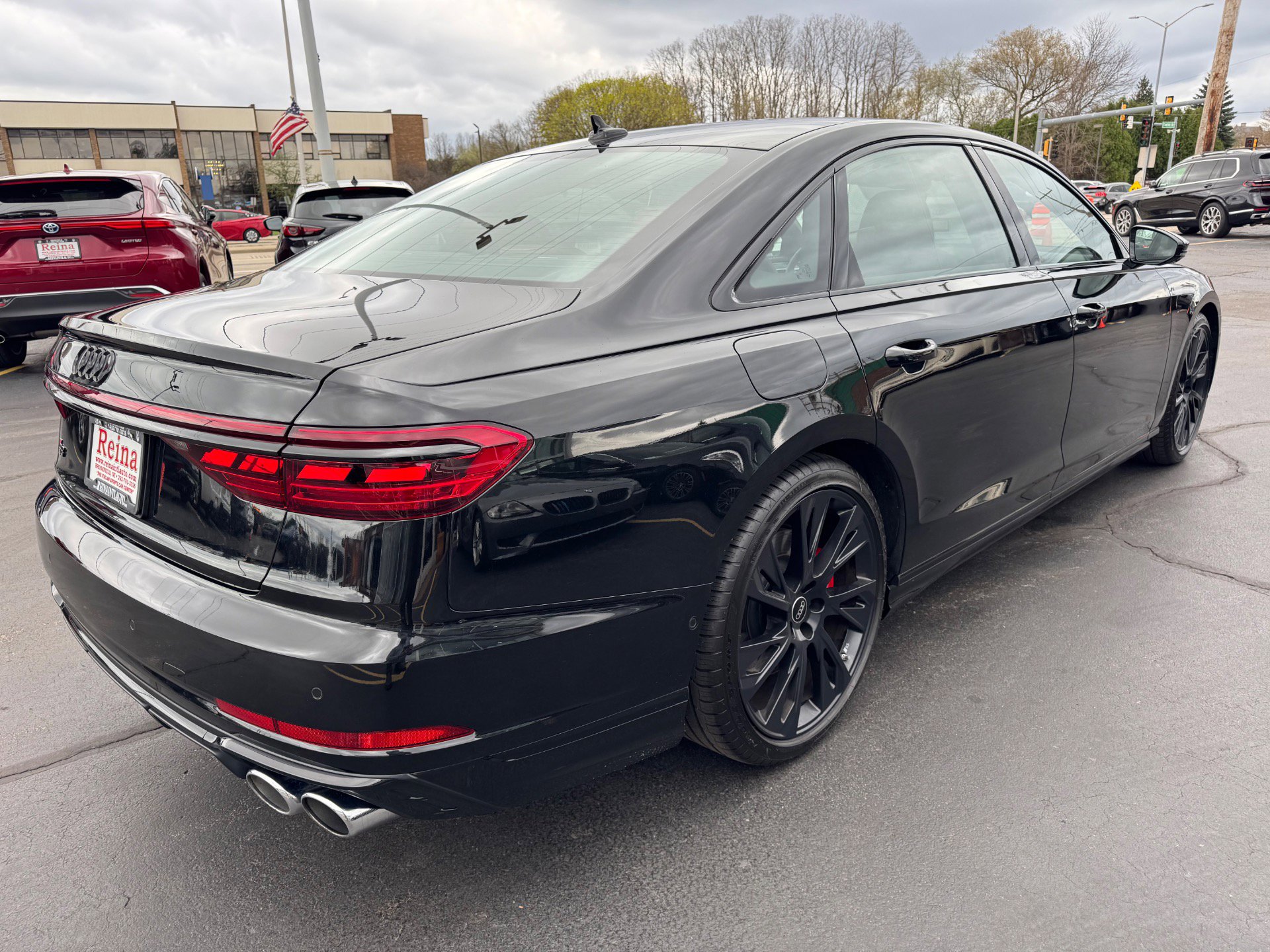 Used 2025 Audi S8 w/ Executive Package image 11