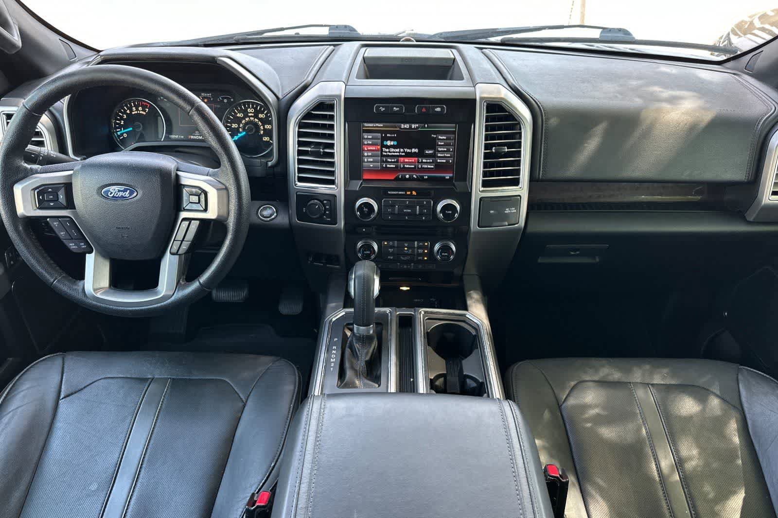 Used 2015 Ford F150 Platinum w/ Equipment Group 701A Luxury AWD/4WD image 4