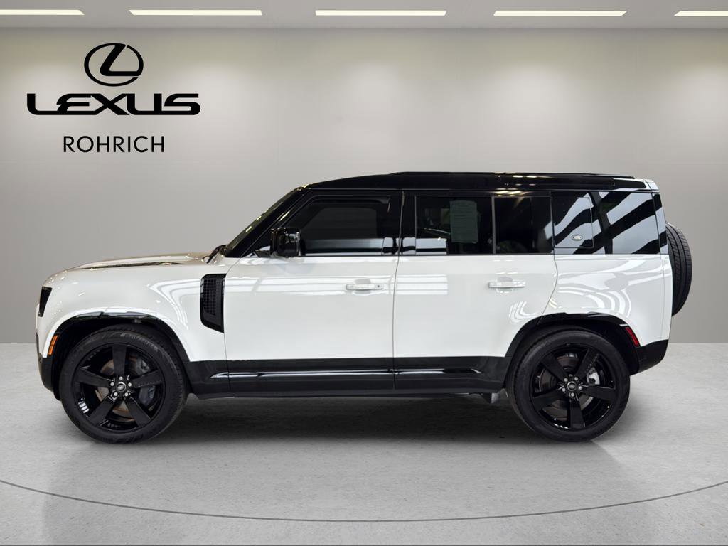 Used 2024 Land Rover Defender 110 X-Dynamic SE AWD/4WD image 8