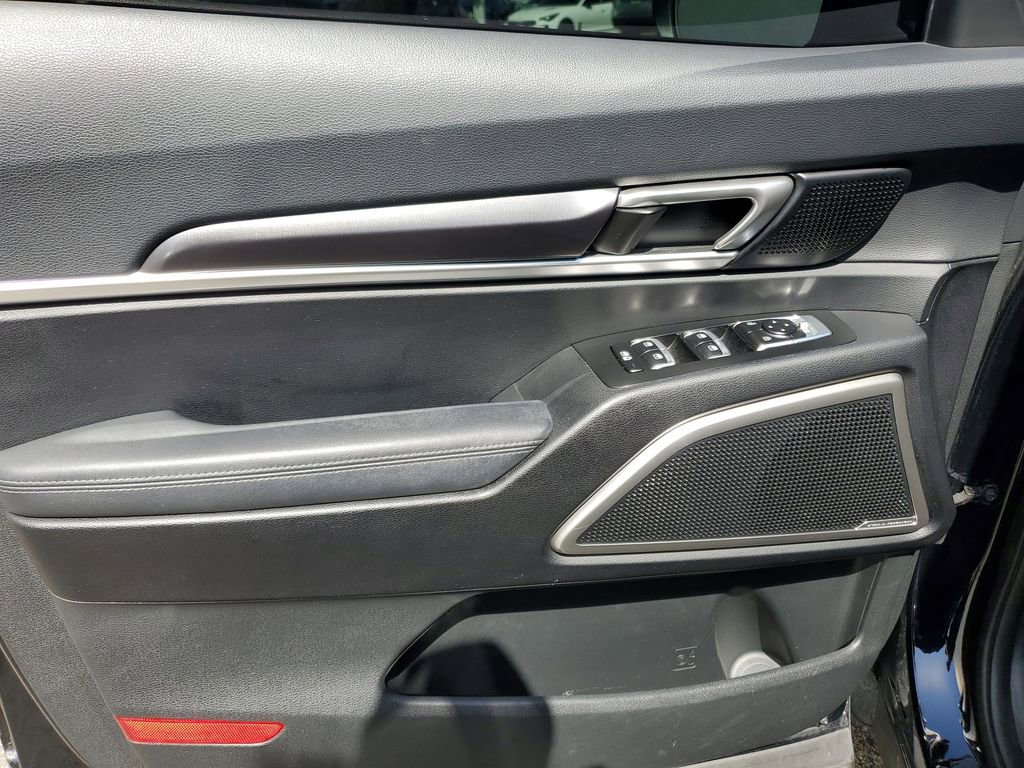 Used 2023 Kia Telluride LX image 21