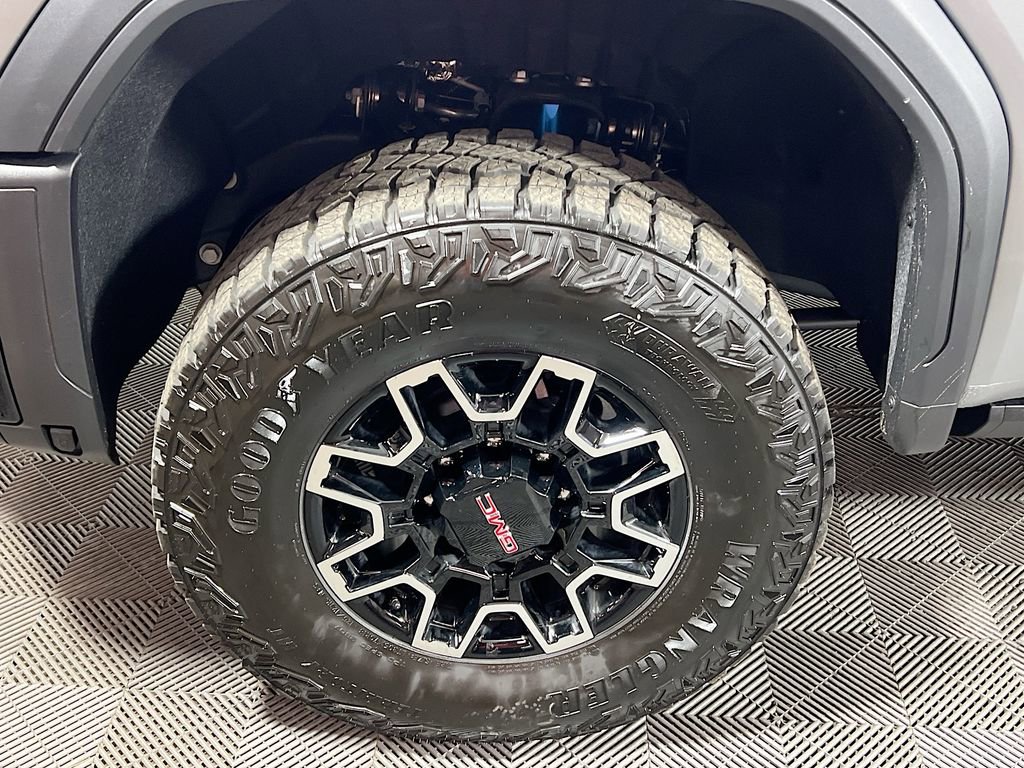 Used 2026 GMC Sierra 2500 AT4X AWD/4WD image 24