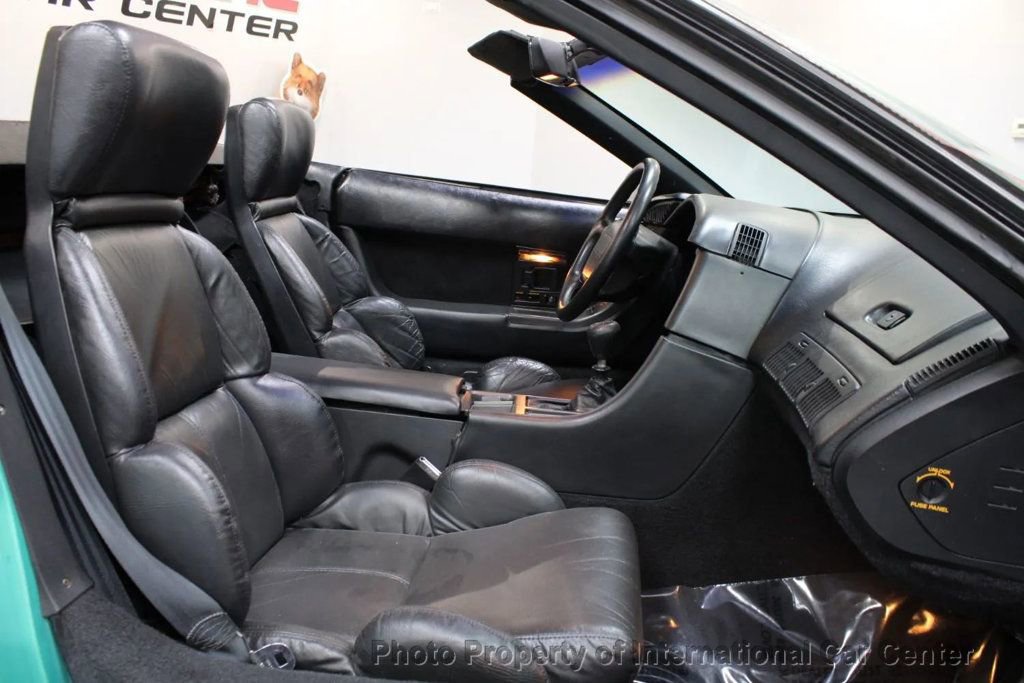 Used 1990 Chevrolet Corvette Convertible image 32