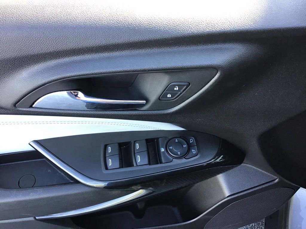 Used 2025 Chevrolet Trax LT w/ LT Convenience Package image 9