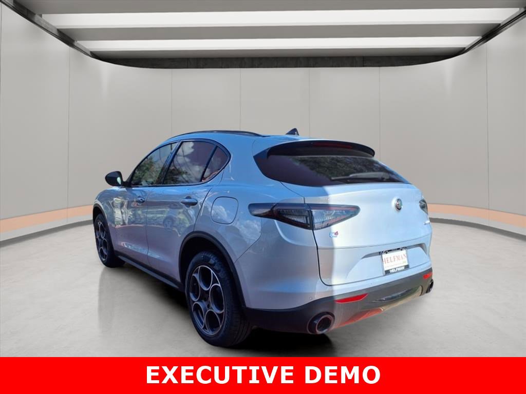 New 2025 Alfa Romeo Stelvio Sprint image 4