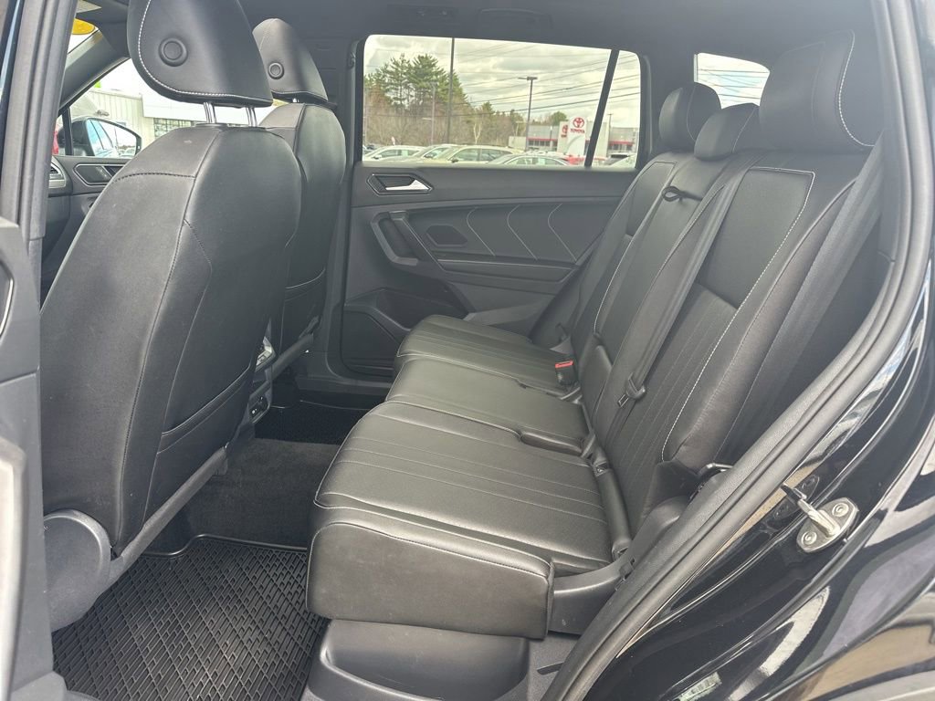 Used 2023 Volkswagen Tiguan SE R-Line AWD/4WD image 32