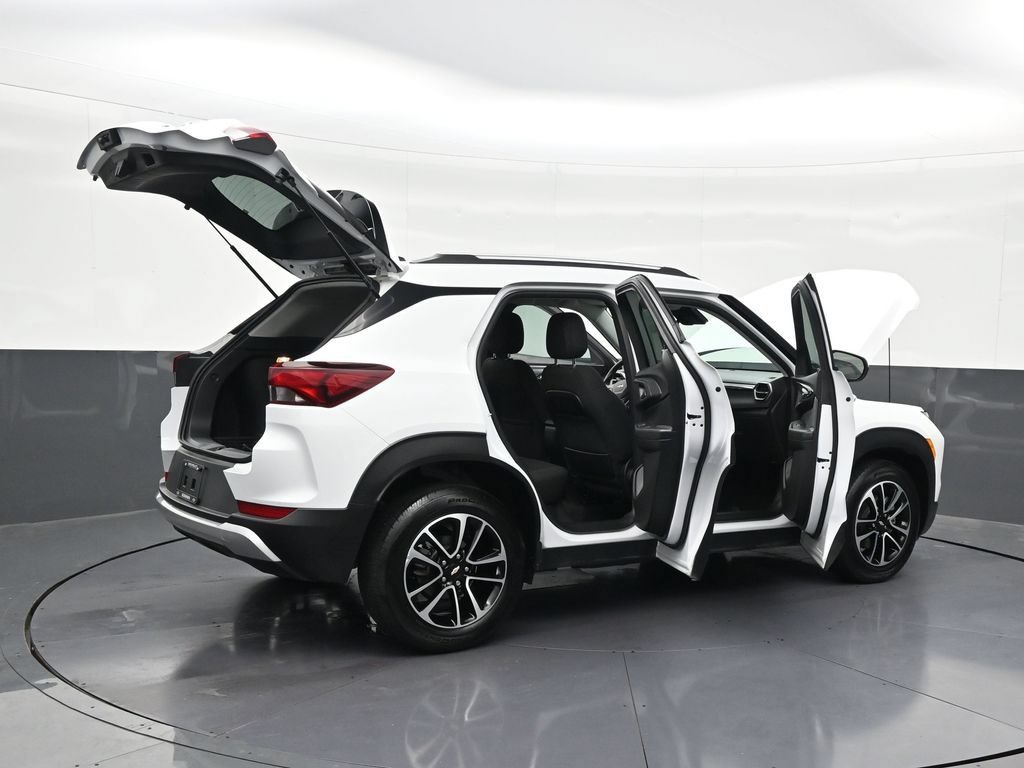 Used 2025 Chevrolet TrailBlazer LT FWD image 33