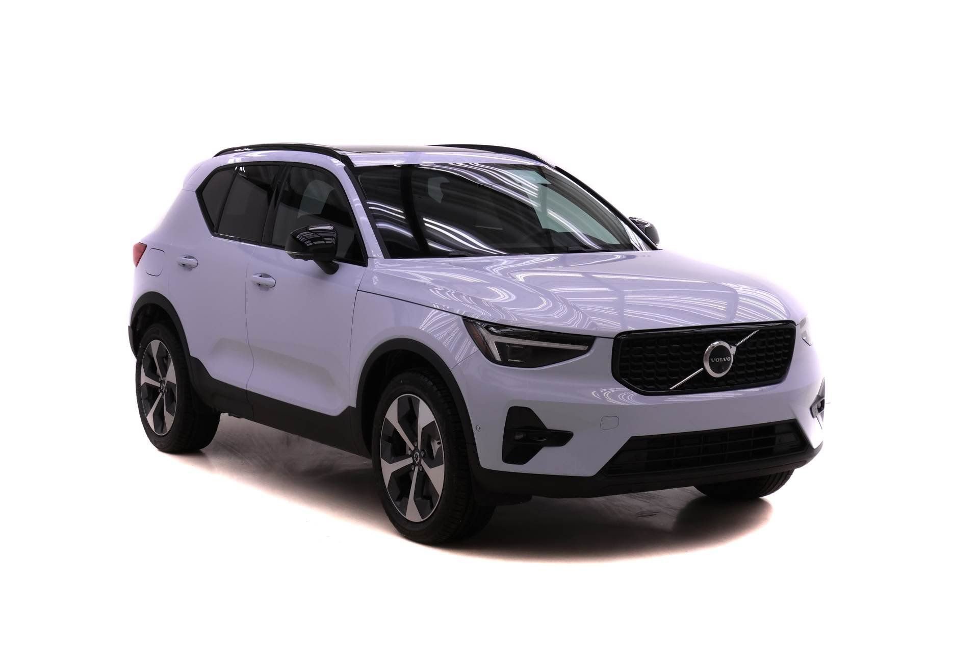 New 2026 Volvo XC40 B5 Plus w/ Protection Package Premier AWD/4WD image 2