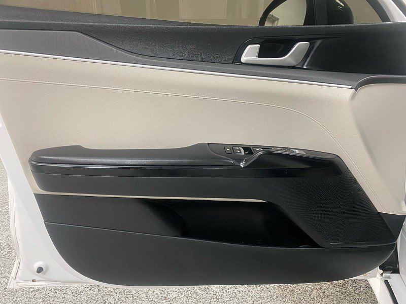 Used 2021 Kia K5 LXS image 11