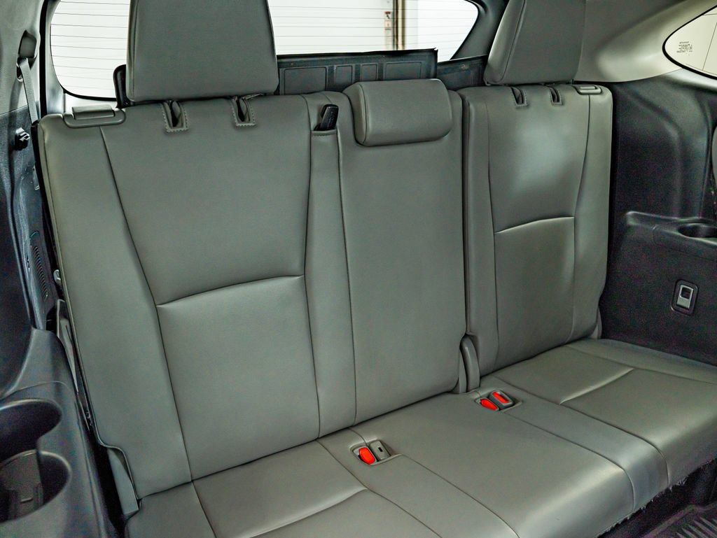 Used 2021 Toyota Highlander XLE AWD/4WD image 35
