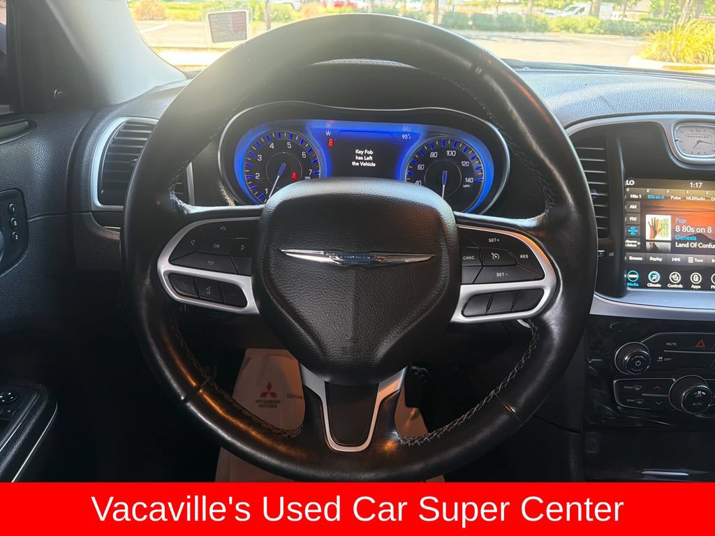Used 2022 Chrysler 300 Touring L w/ Comfort Group RWD image 14