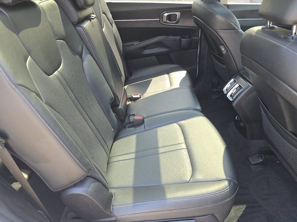 Used 2022 Kia Sorento S w/ Panoramic Sunroof Package FWD image 19