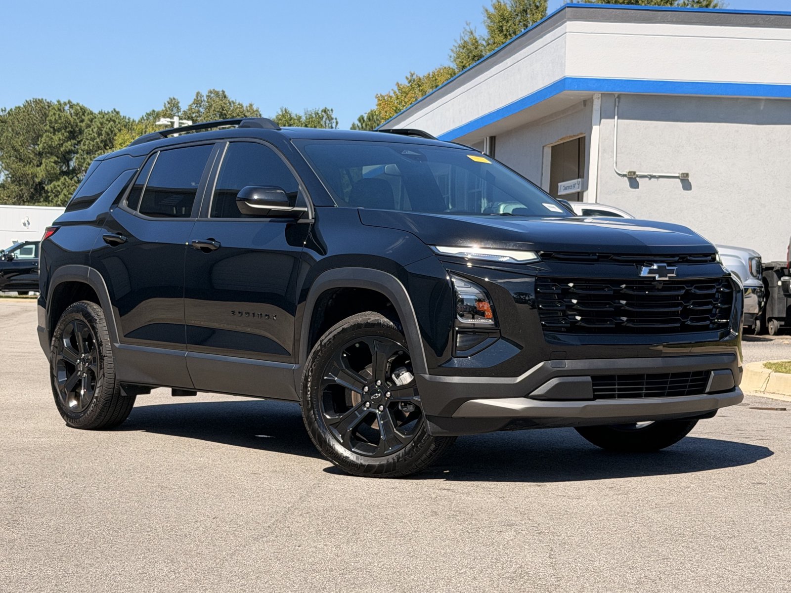 Used 2025 Chevrolet Equinox LT w/ Convenience Package II FWD image 2