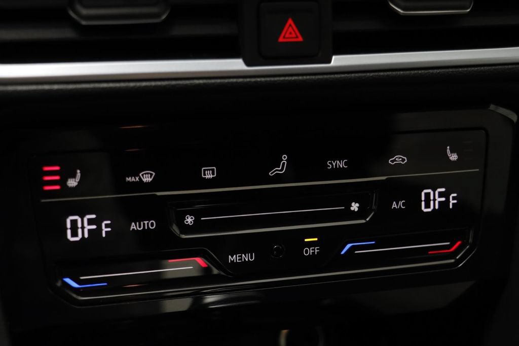 New 2026 Volkswagen Taos SE AWD/4WD image 11