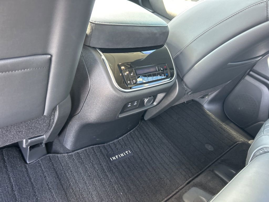 Used 2025 INFINITI QX80 Luxe image 17