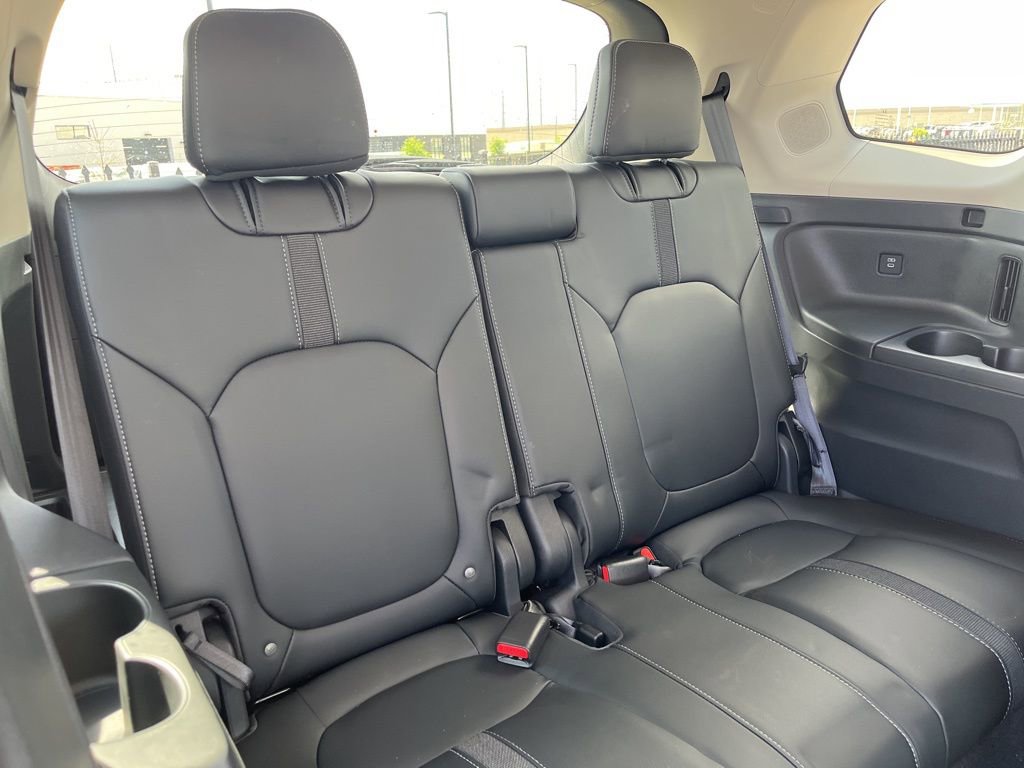 Certified 2025 Honda Pilot Touring image 31