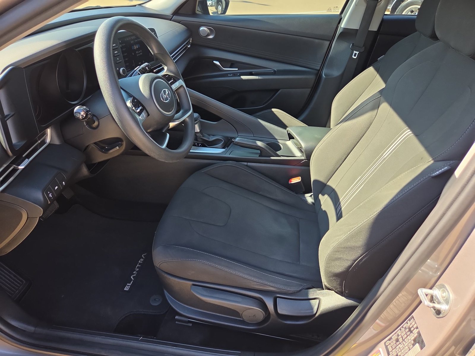 Used 2021 Hyundai Elantra SEL FWD image 18