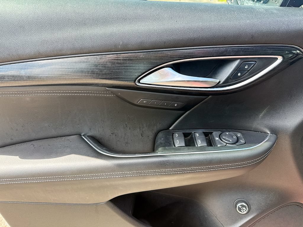 Used 2023 Buick Envision Essence AWD/4WD image 9