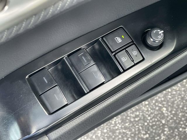 Used 2025 Toyota Camry SE FWD image 16