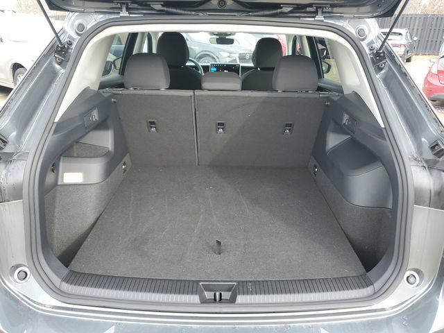 Used 2025 Volkswagen Tiguan S image 8