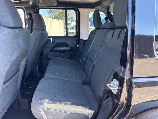 Used 2024 Jeep Wrangler Unlimited Sahara AWD/4WD image 43