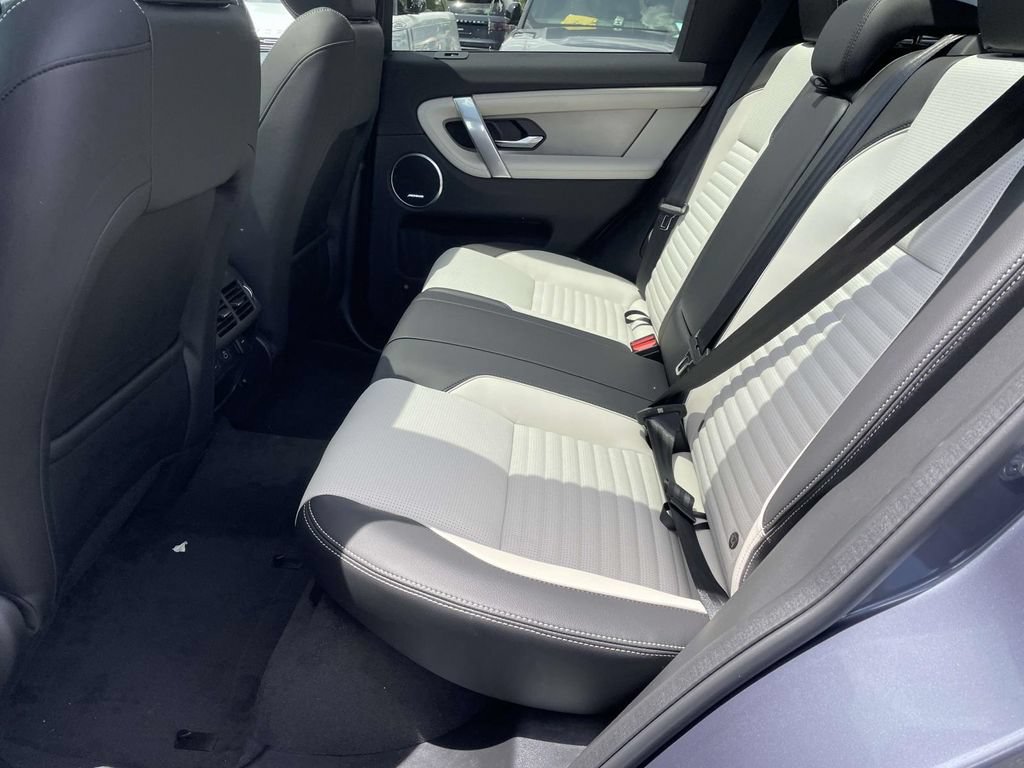New 2026 Land Rover Discovery Sport Landmark AWD/4WD image 17