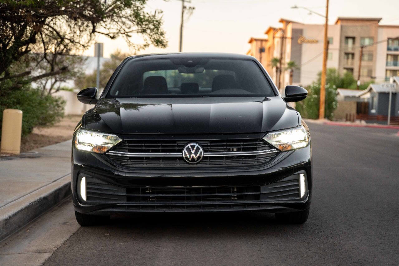 Used 2024 Volkswagen Jetta Sport image 8