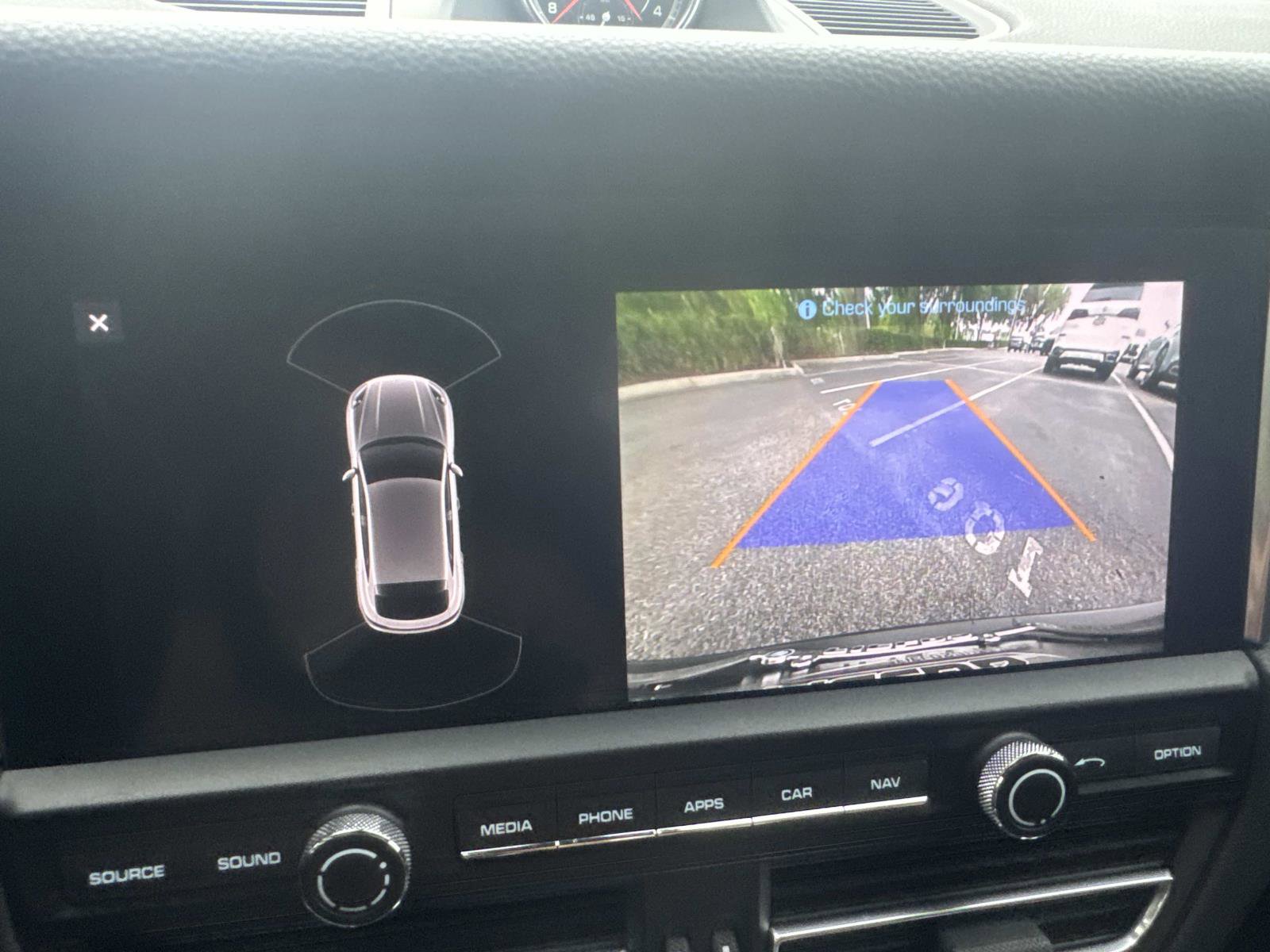 Used 2020 Porsche Macan image 23