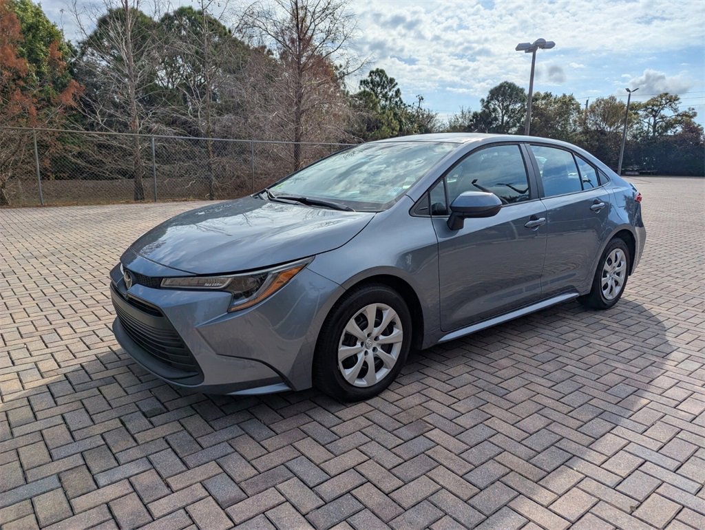 Certified 2024 Toyota Corolla LE image 3