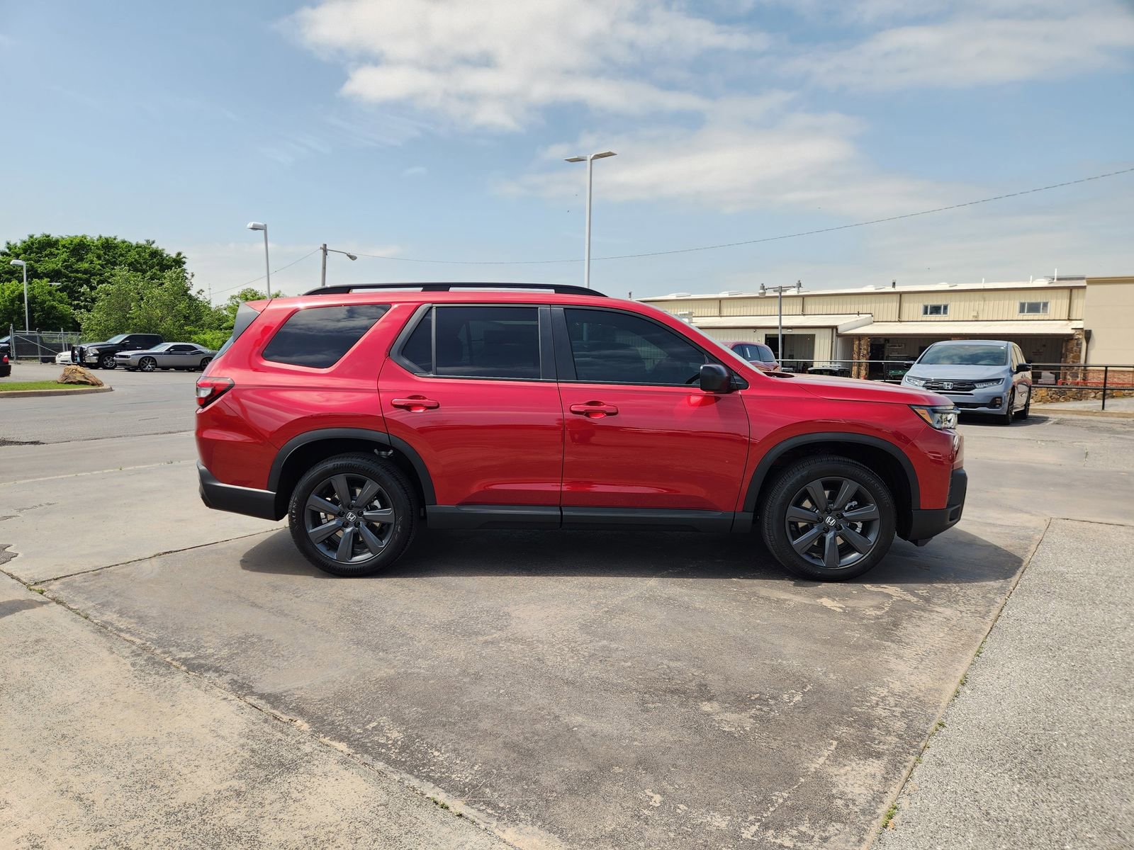 New 2026 Honda Pilot Sport image 7