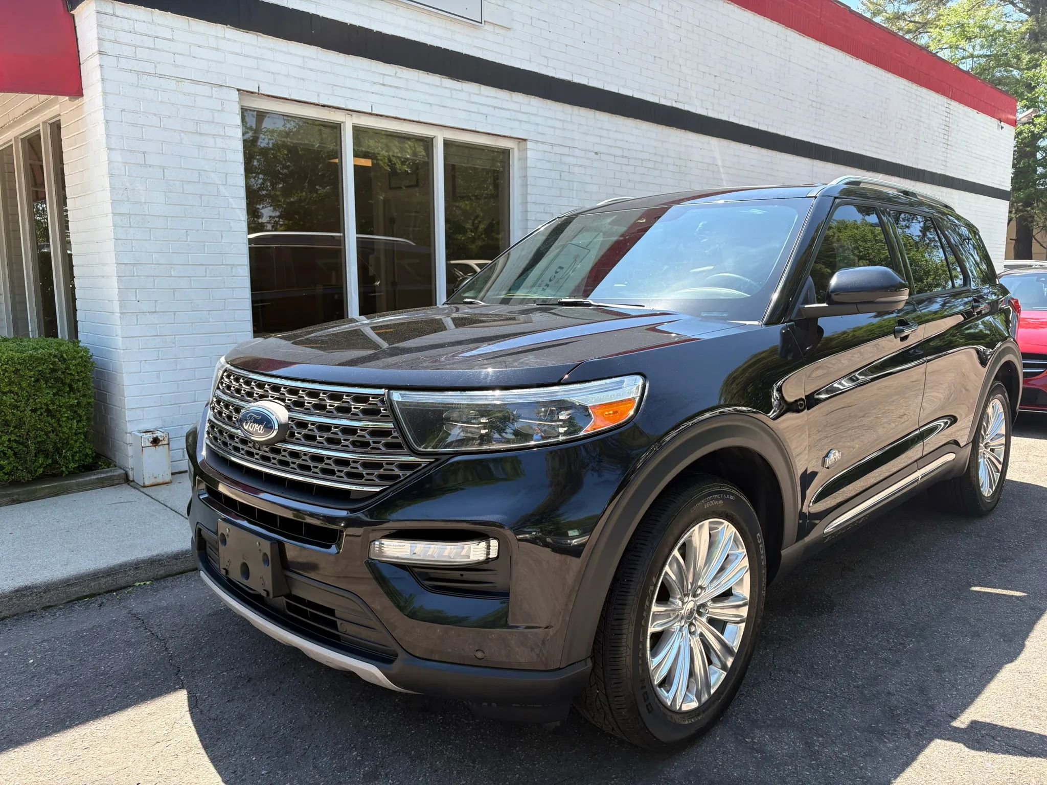 Used 2021 Ford Explorer King Ranch w/ Premium Technology Package AWD/4WD image 2