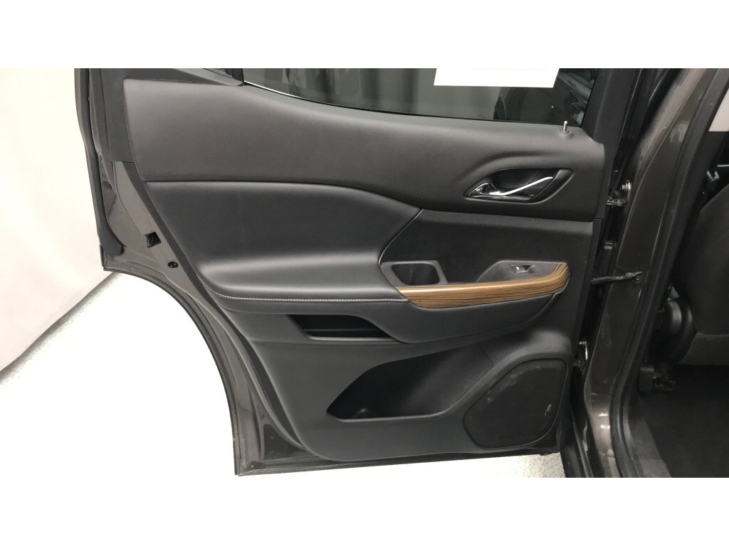 Used 2020 GMC Acadia SLE w/ LPO, Floor Liner Package AWD/4WD image 13