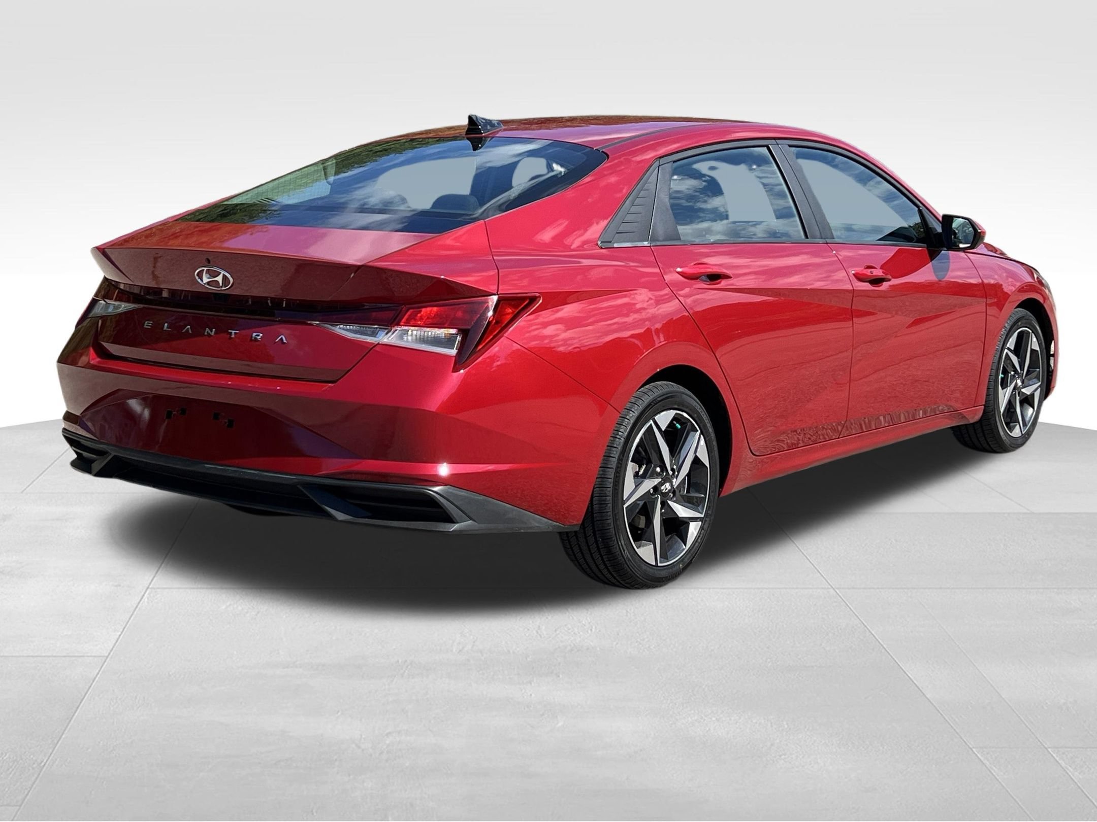 Used 2023 Hyundai Elantra SEL w/ Convenience Package FWD image 7