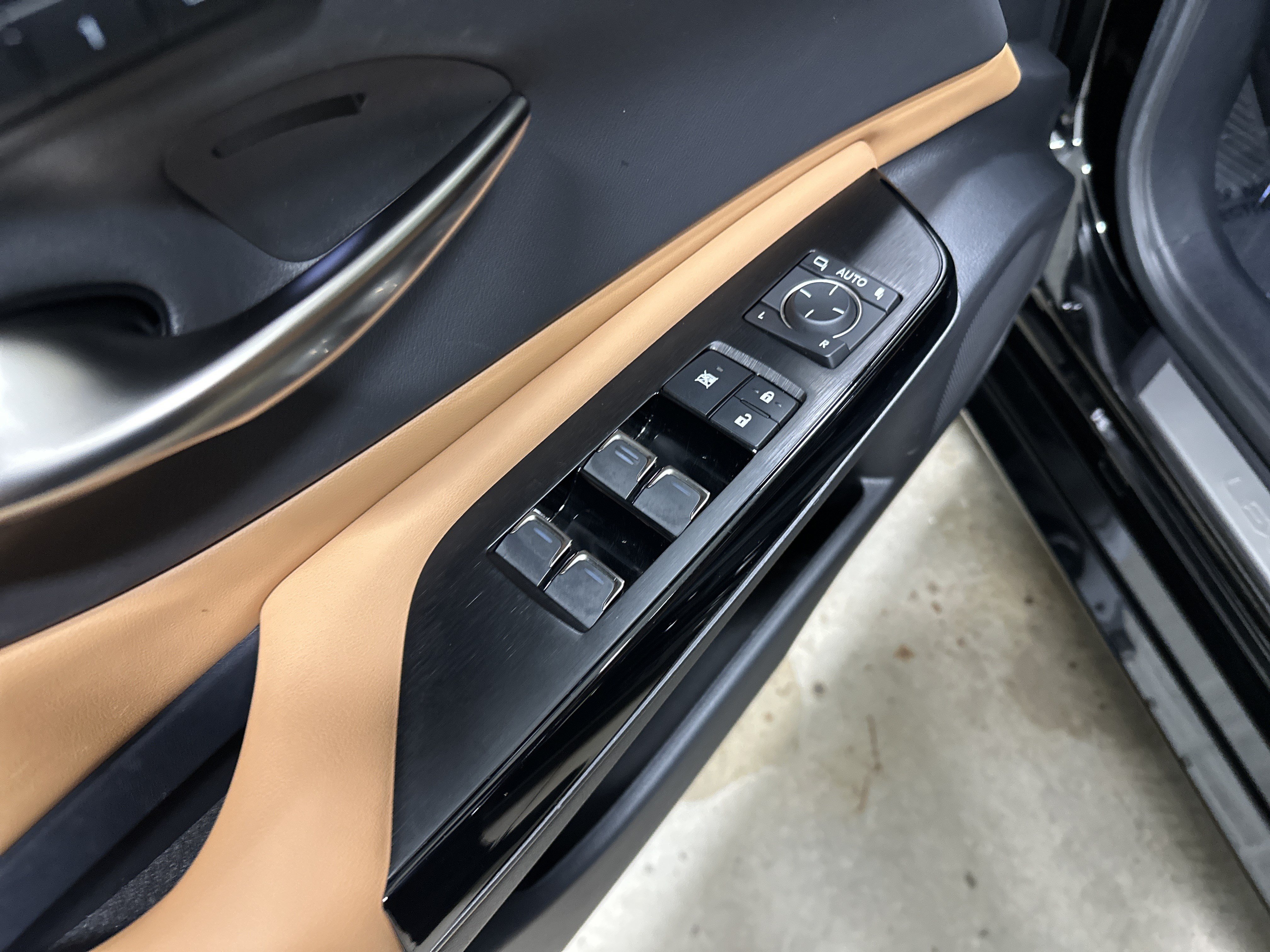 Certified 2025 Lexus ES 350 w/ Premium Package FWD image 15