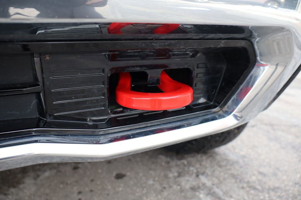 Used 2025 Chevrolet Suburban Z71 w/ Z71 Off-Road Package image 9