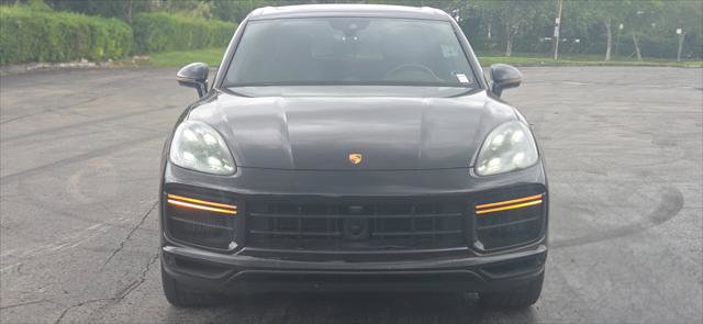 Used 2019 Porsche Cayenne Turbo w/ Premium Plus Package AWD/4WD image 11