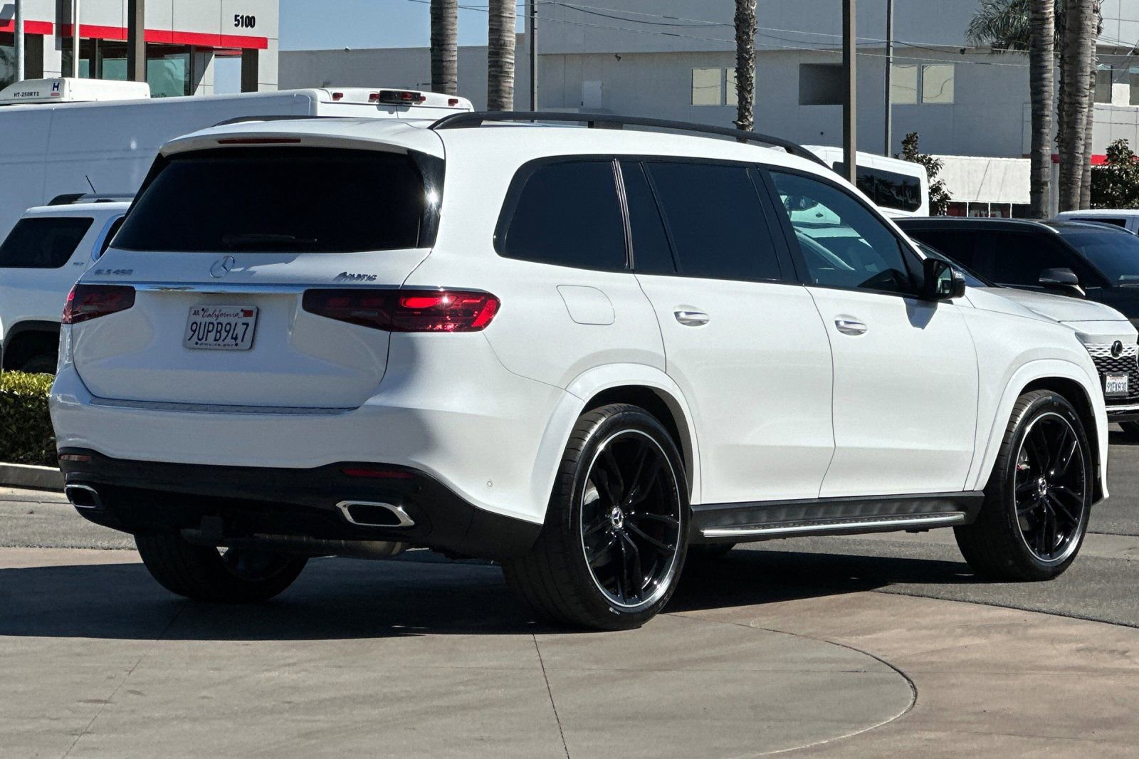 Used 2025 Mercedes-Benz GLS 450 4MATIC image 4