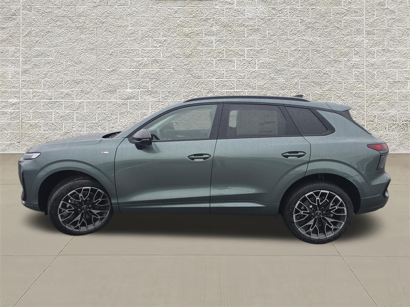 New 2026 Audi Q3 quattro 2.0T AWD/4WD image 4