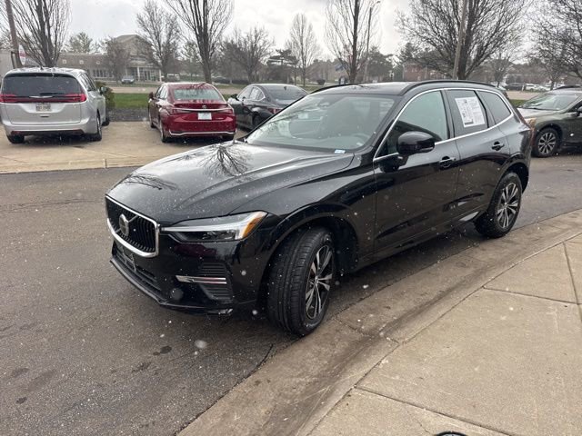 Used 2023 Volvo XC60 B5 Core image 8
