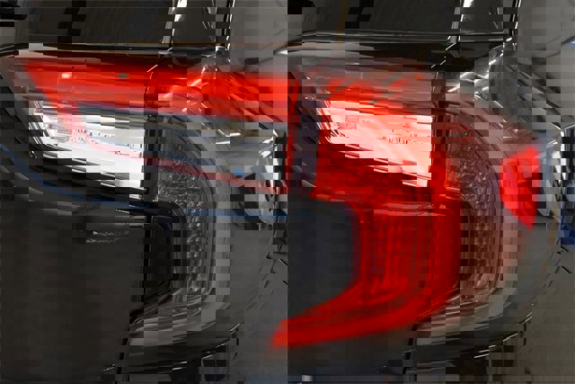 Used 2024 GMC Terrain SLT image 12