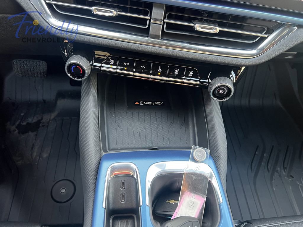 New 2026 Chevrolet Equinox EV LT AWD/4WD image 8