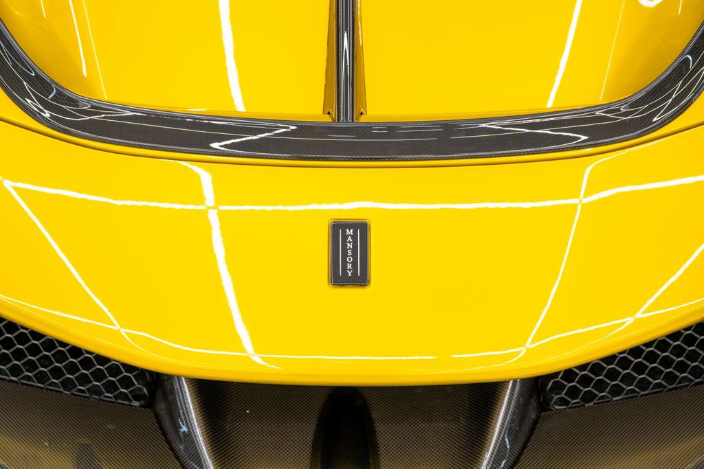 Used 2022 Ferrari SF90 Spider image 32