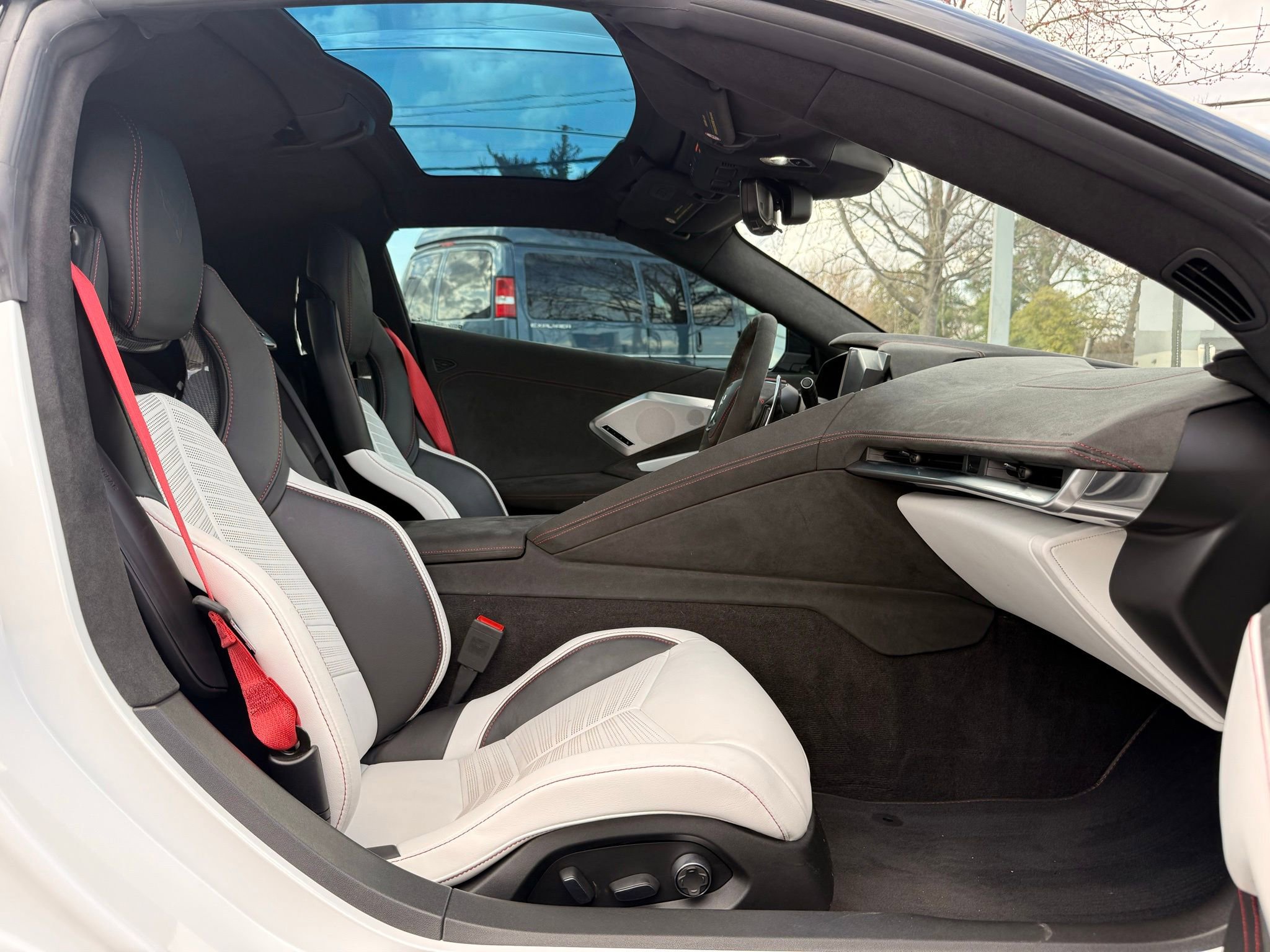 Used 2023 Chevrolet Corvette Stingray w/ Z51 Performance Package image 24