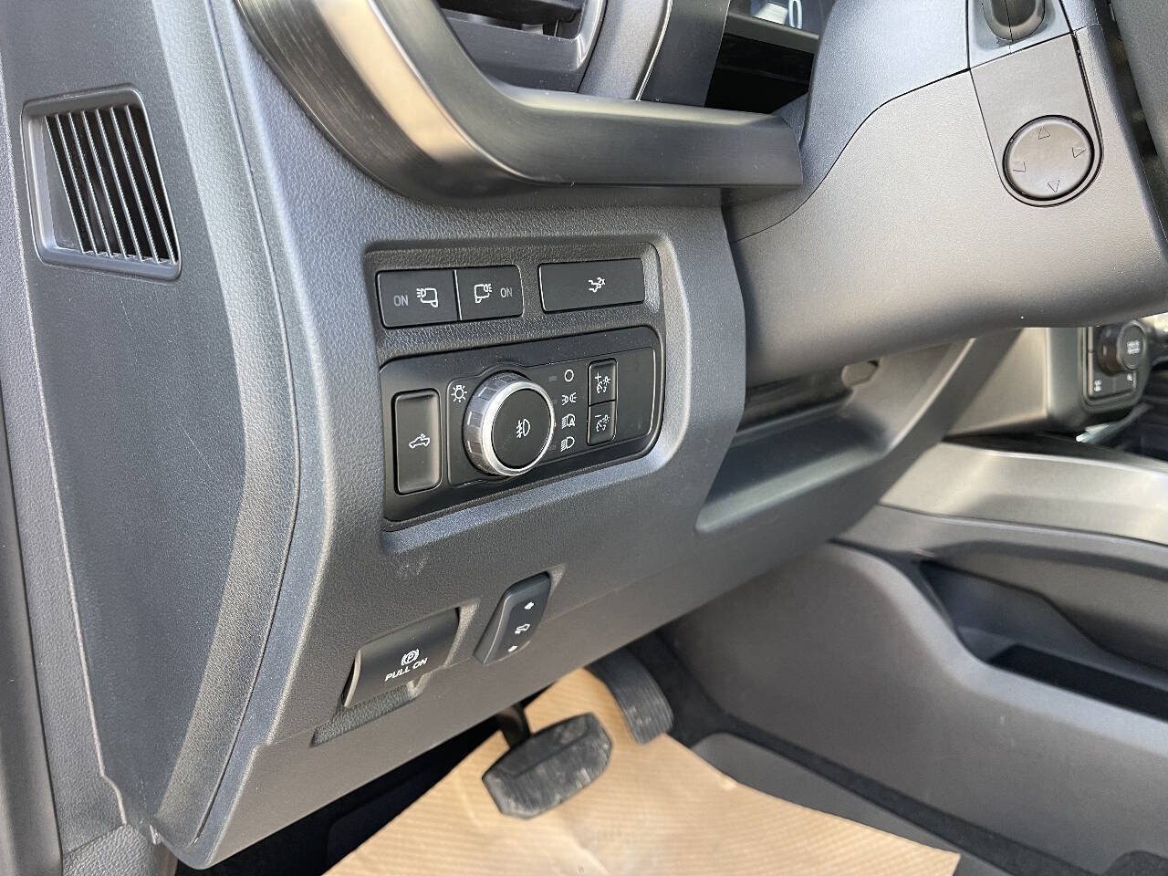 Used 2023 Ford F350 Lariat w/ Lariat Ultimate Package AWD/4WD image 11