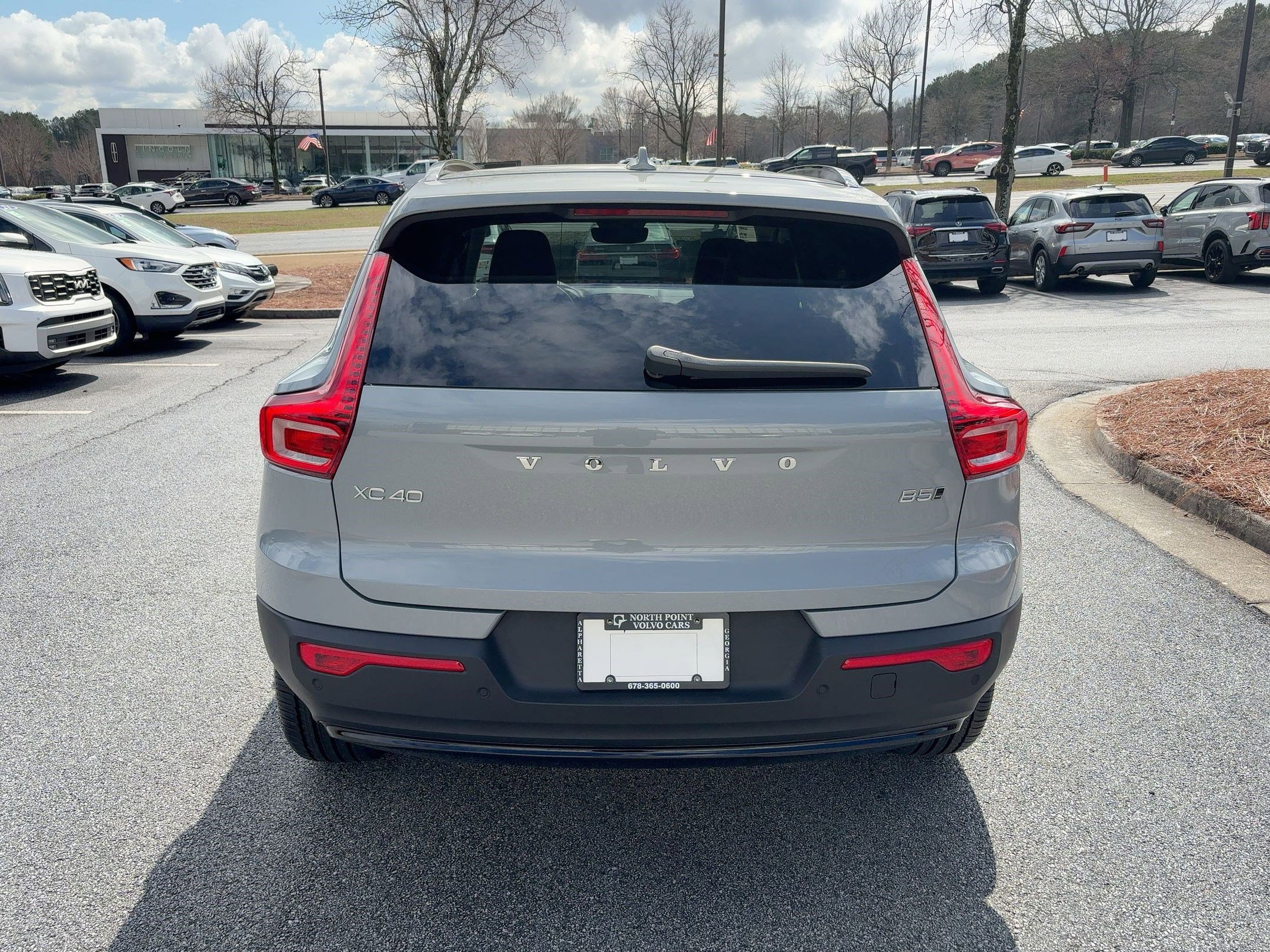 New 2026 Volvo XC40 B5 Core w/ Protection Package image 10