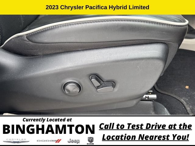 Used 2023 Chrysler Pacifica Limited FWD image 28